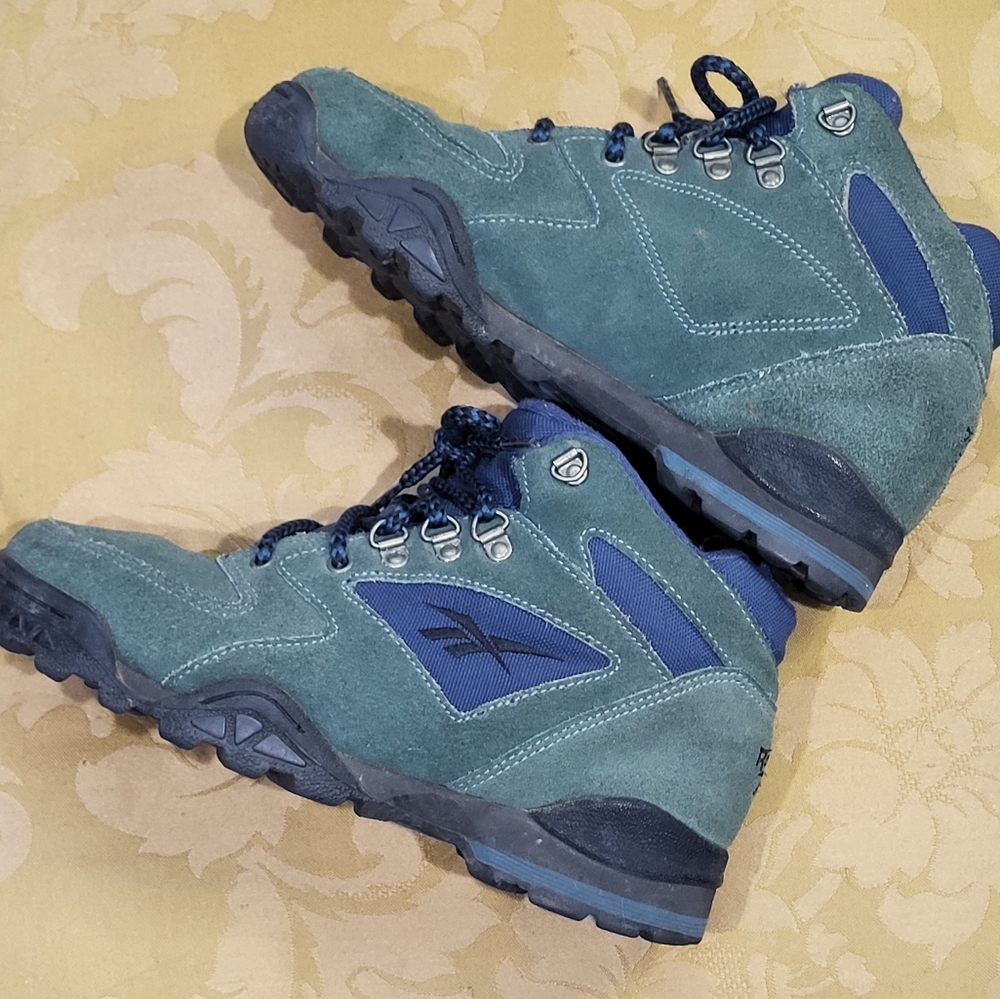 Vintage Reebok suede boots / sneakers size 7 womens forest green navy blue